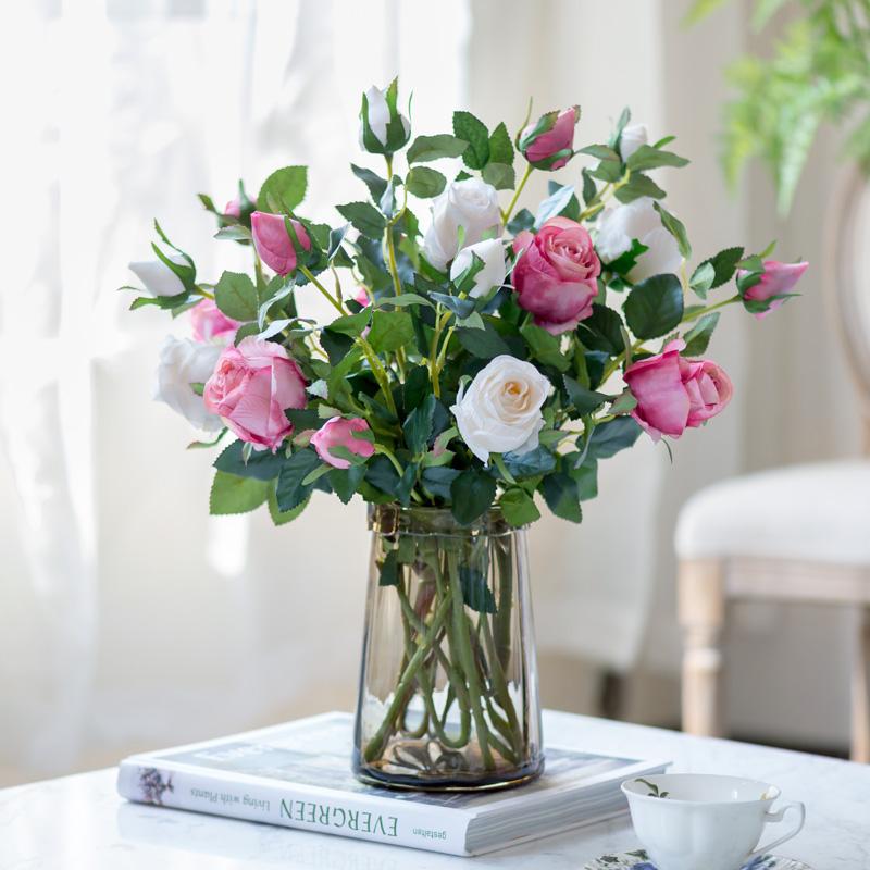 Cập nhật năm 2024, chúng tôi giới thiệu đến bạn những mẫu hoa để bàn phòng khách đẹp nhất. Với những chiếc đế hoa sang trọng, những bông hoa tươi tắn và hài hòa, không gian phòng khách của bạn sẽ trở nên tinh tế và ấn tượng hơn bao giờ hết. Hãy để những mẫu hoa trong bài đăng này truyền cảm hứng cho bạn.