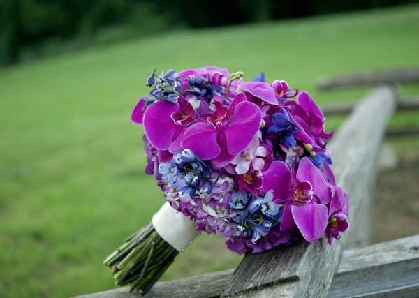 Hoa hồ điệp cưới kết thành bó hoa cầm tay cô dâu tuyệt đẹp